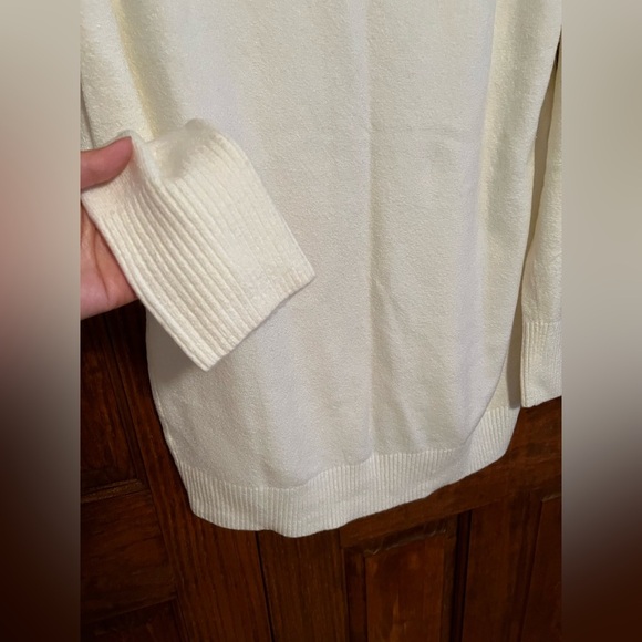 Talbots Women’s Cream Tunic Mock Neck Sweater Size Medium NWT - Picture 5 of 9